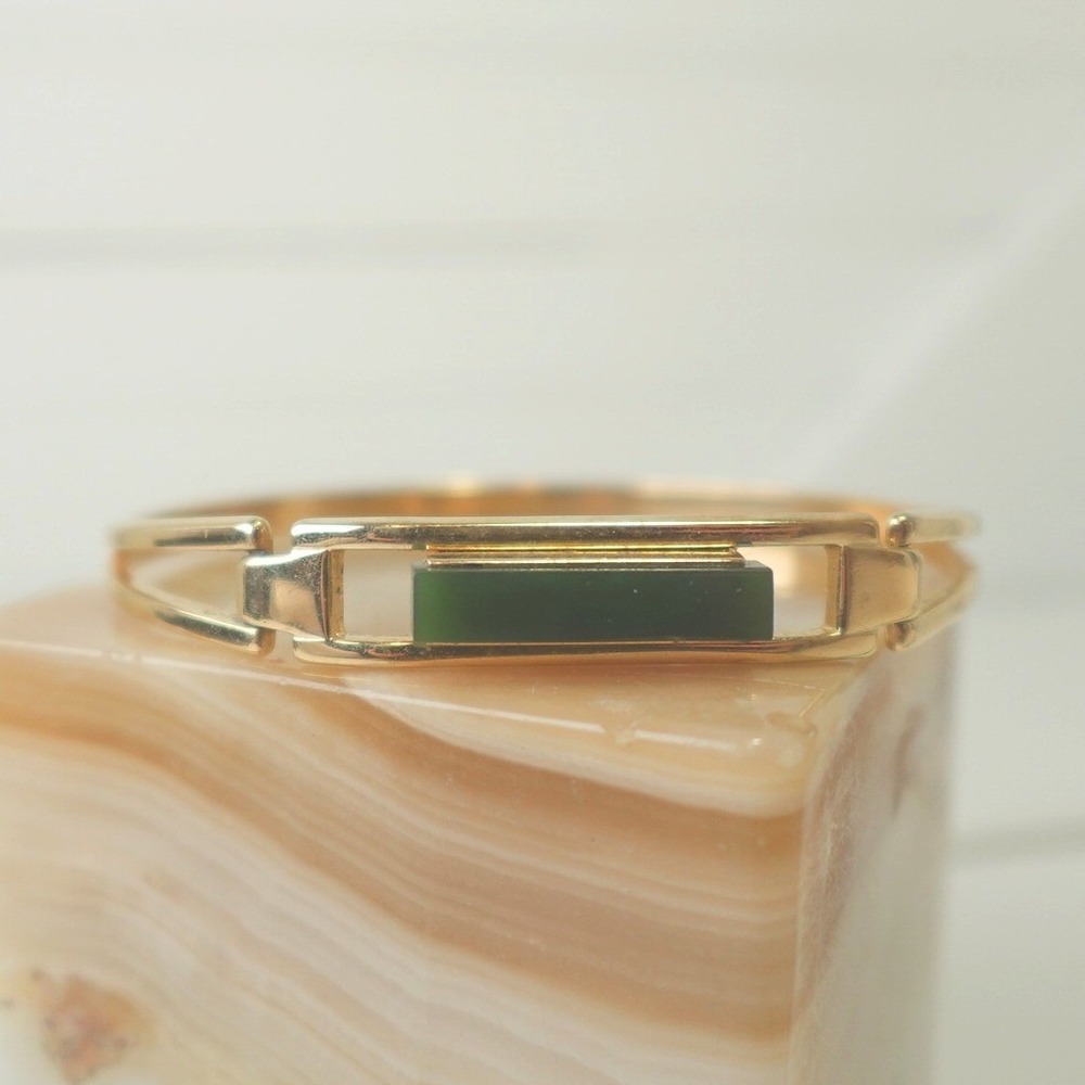 Vintage Avon Bangle Bracelet 1978 Gold Tone Treasured Jade Stone Hinged Clasp